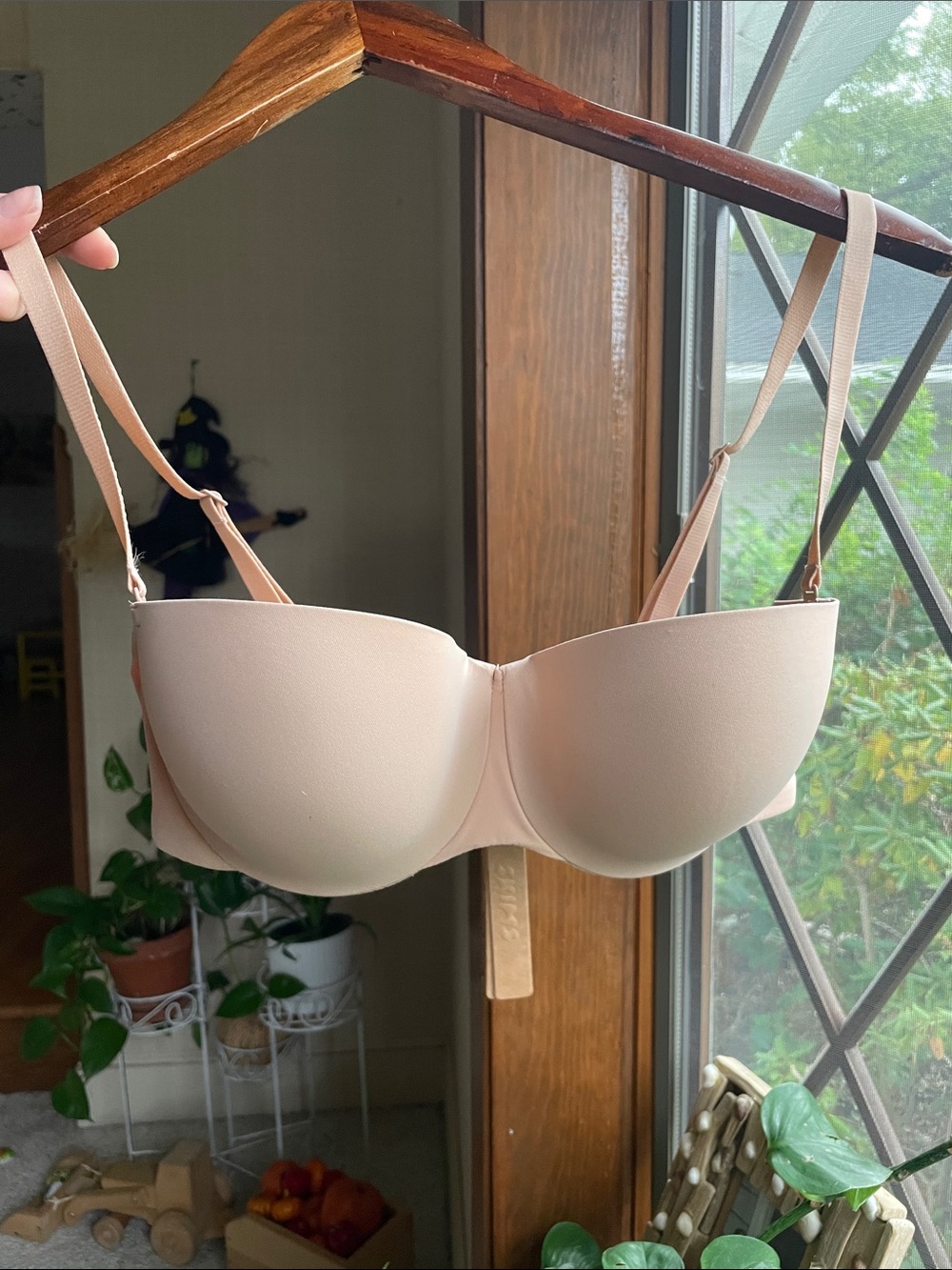 NWT SKIMS Nude Beige Convertible Strapless Bra - Buttery Smooth